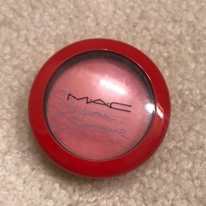MAC Sharon Osbourne powder blush
